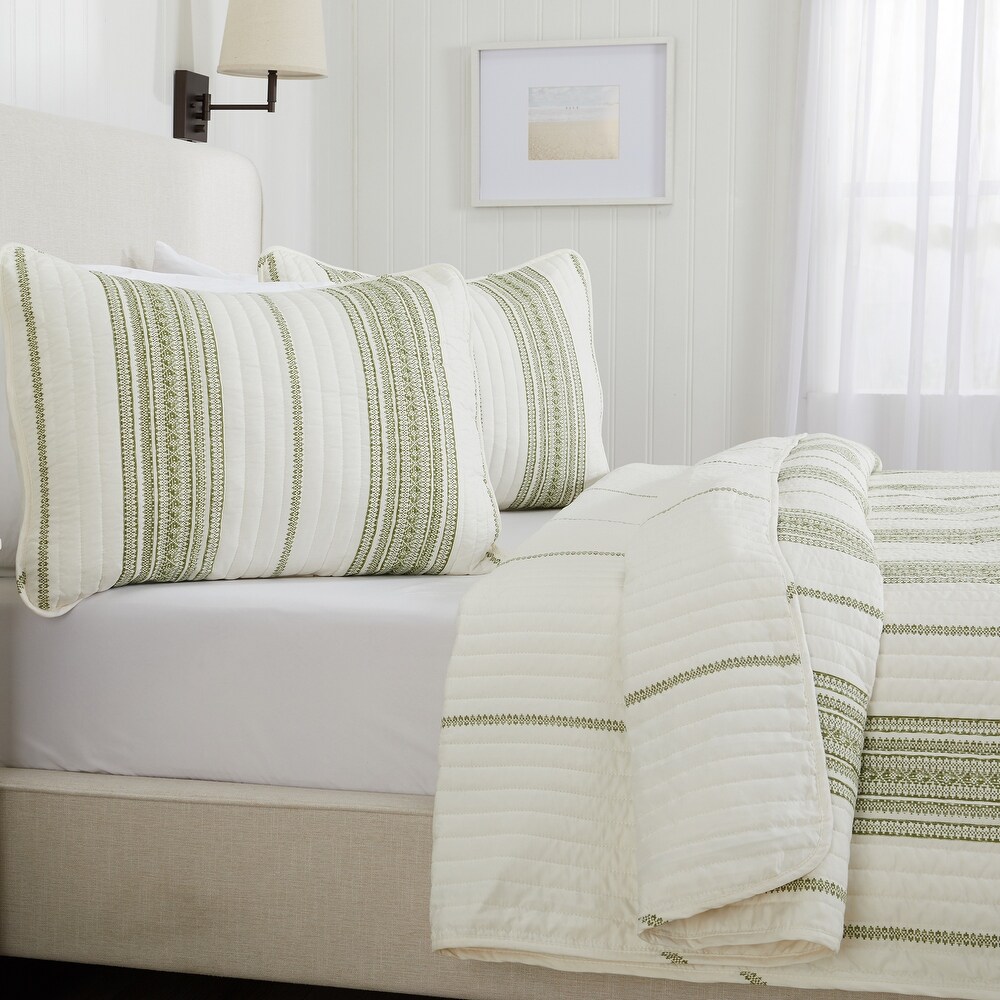 Luxurious Farmhouse Stripe Microfiber Quilt Set With Shams