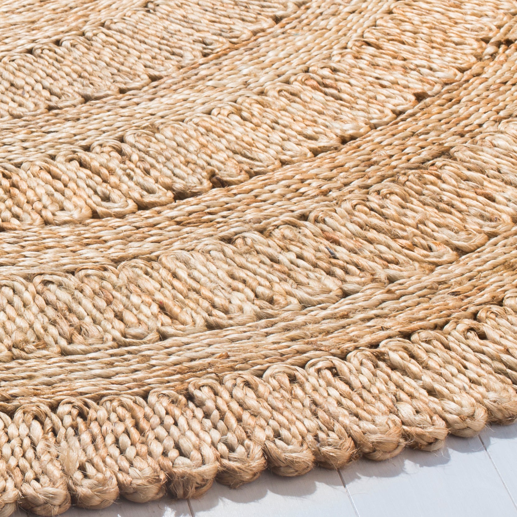 SAFAVIEH Natural Fiber Rodina Geometric Braided Jute Area Rug, Natural, 5' x 5' Round