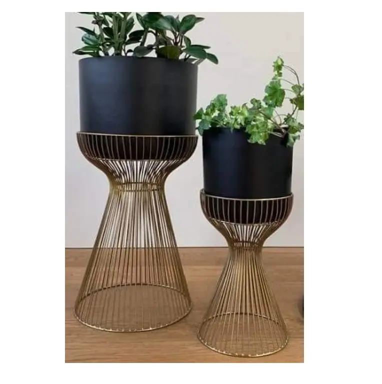 Garden Supplies Iron metal planters and flower pot plant pots in round shape gold color set of 2 pieces indoor outdoor planter