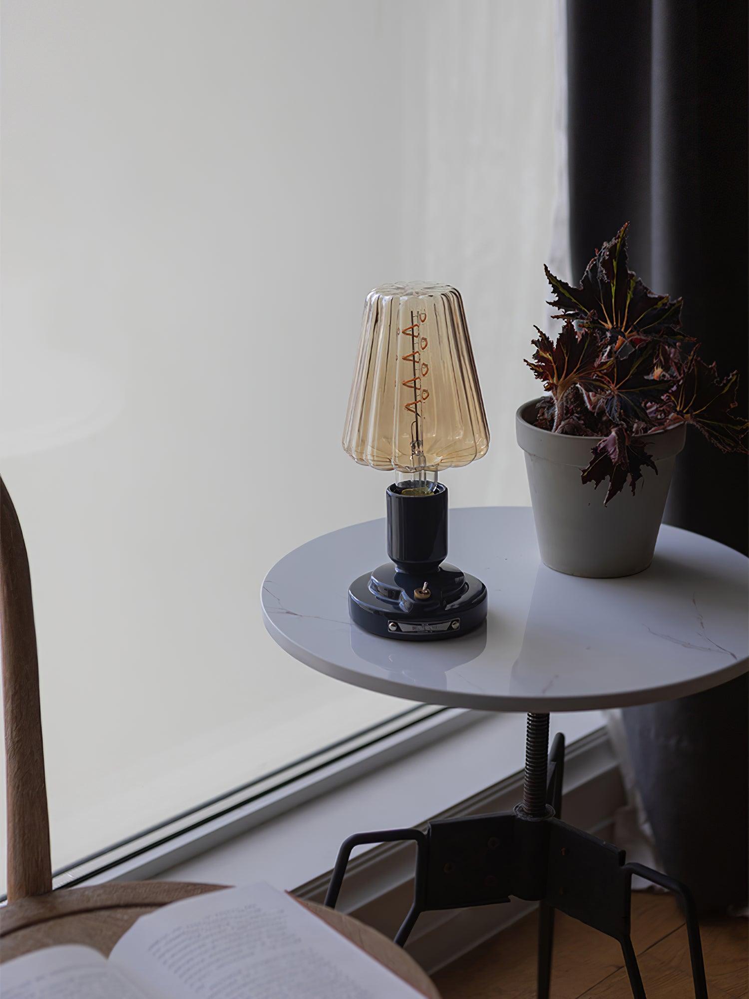 Pastry Built-in Battery Table Lamp