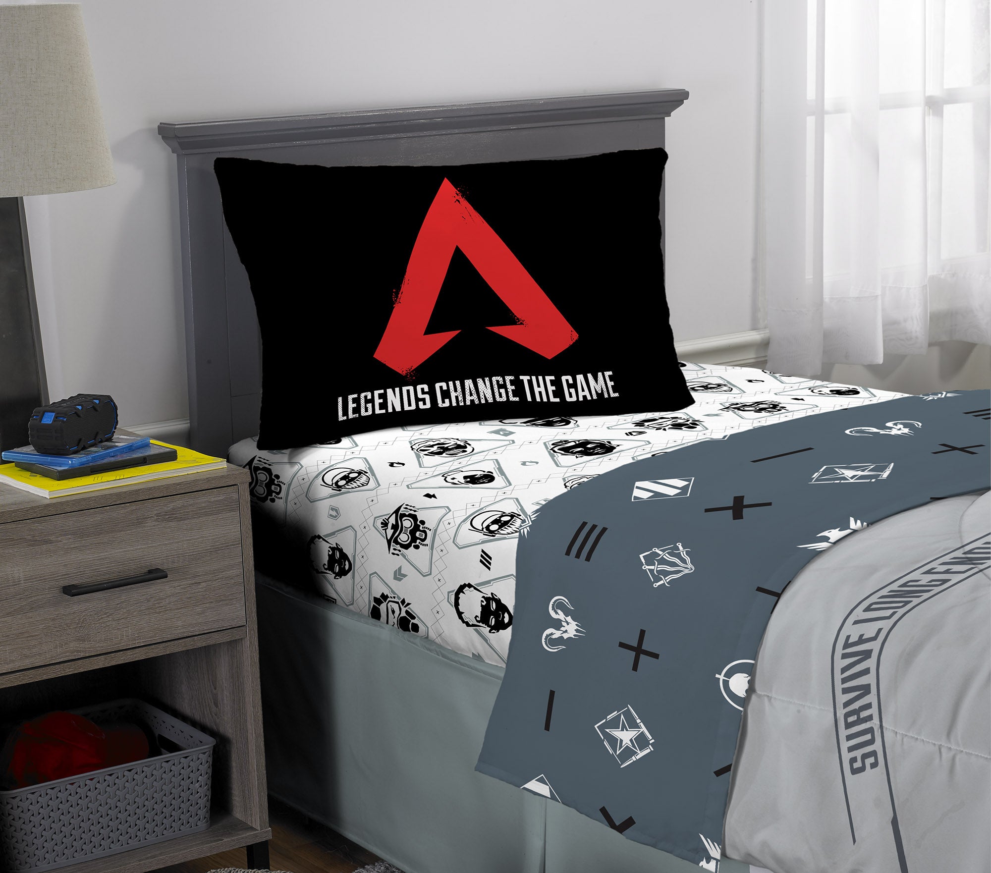 Apex Legends Twin Bed in a Bag， Gaming Bedding， Comforter and Sheets， Grey