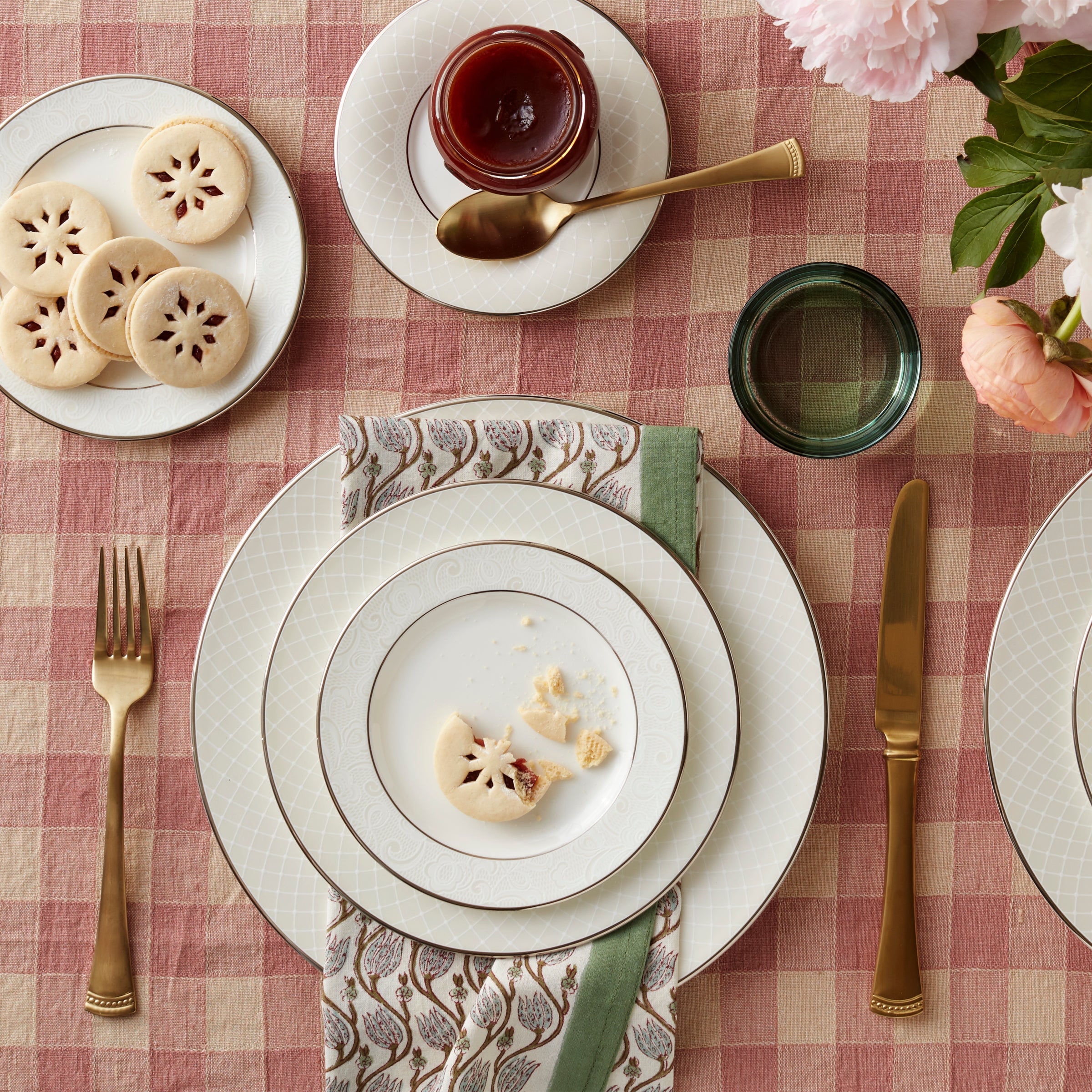 Venetian Lace™ Dinner Plate