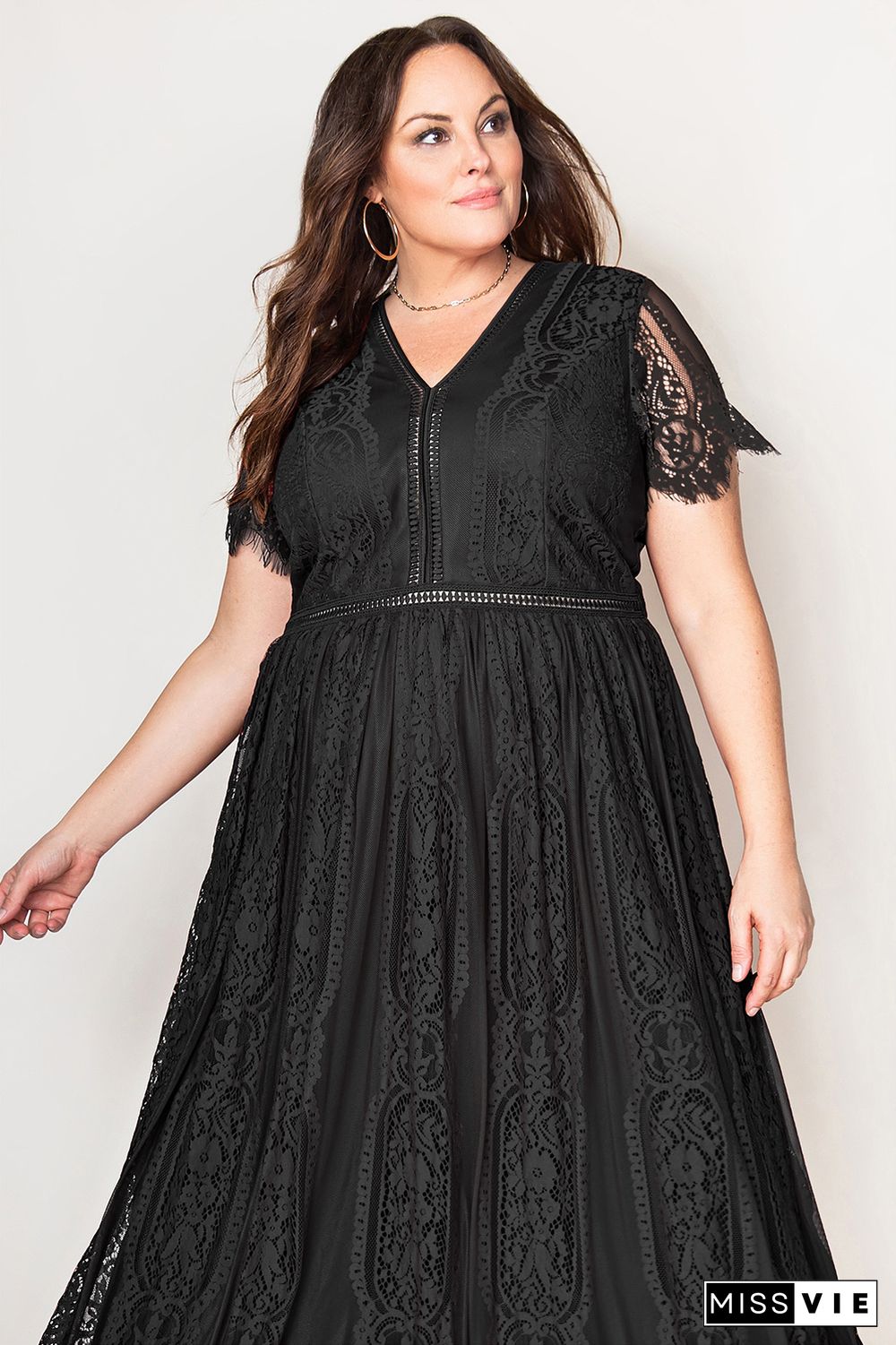 Black Eyelash Lace Short Sleeve Curvy Maxi Dress