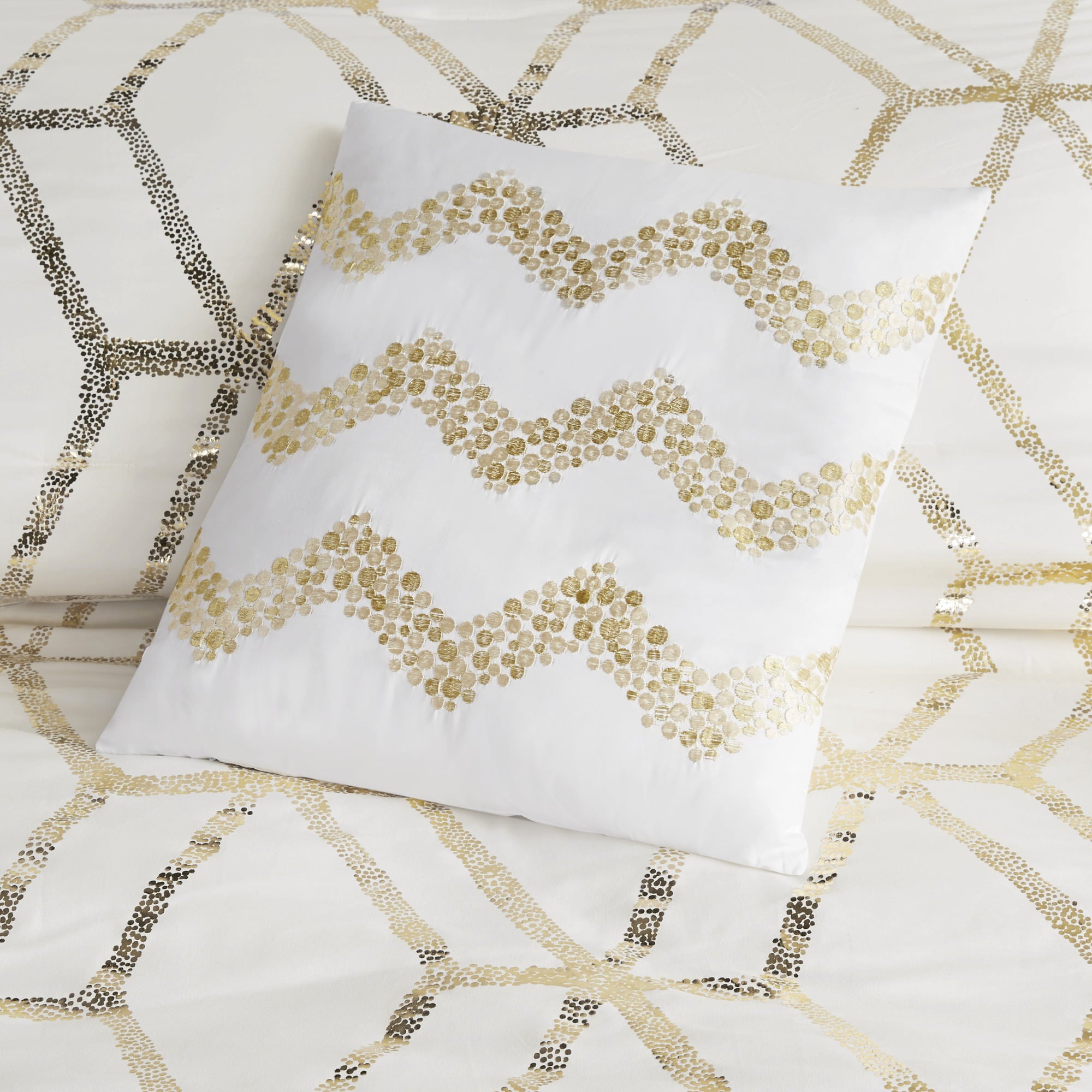 Comfort Spaces Vivian 3-Piece Ivory/Gold Geometric Metallic Print Bedding Comforter Set， Twin/Twin XL