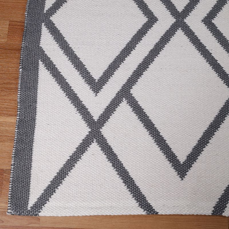 SUPERIOR Zig-Zag Reversible Indoor Outdoor Rug