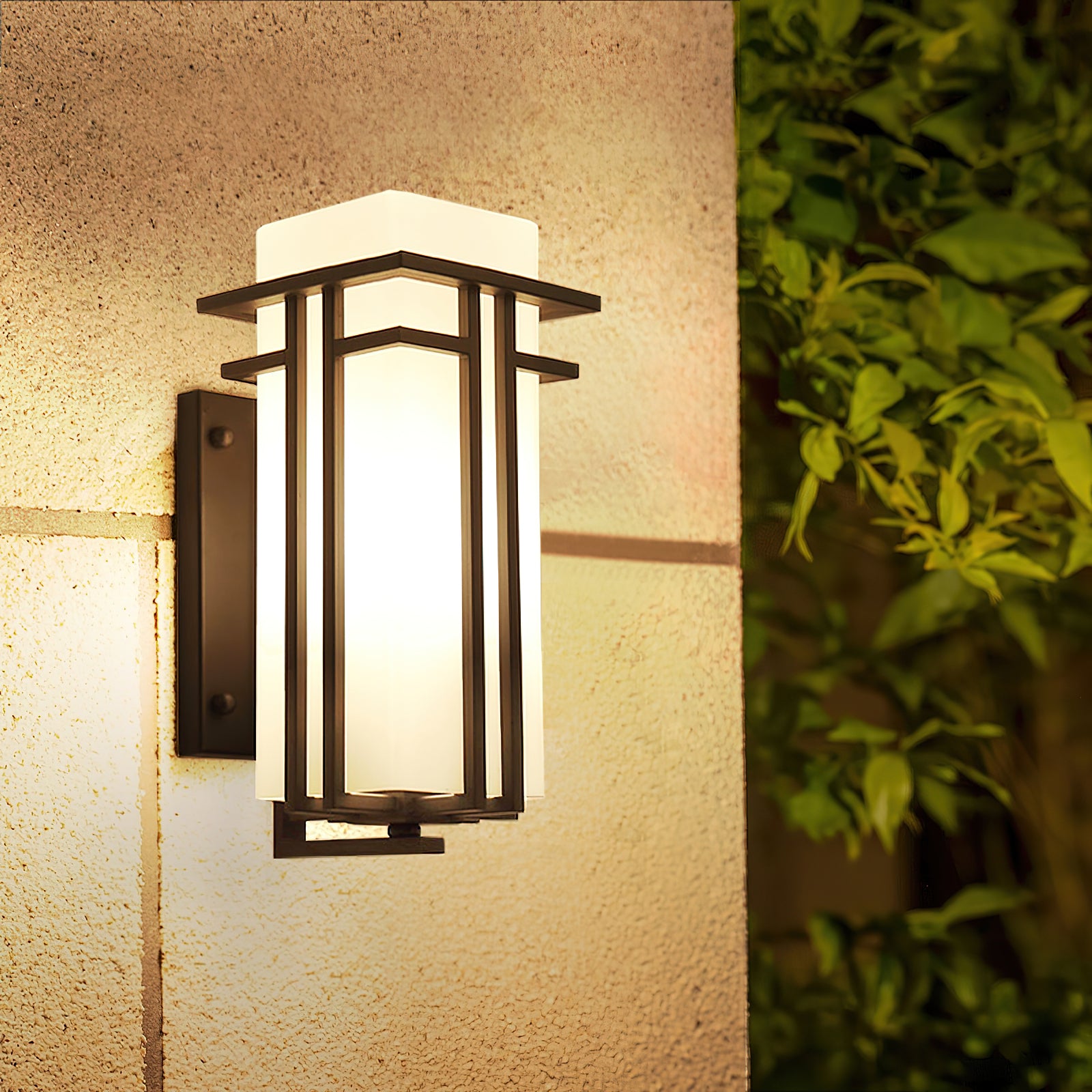 Linden Outdoor Wall Lamp