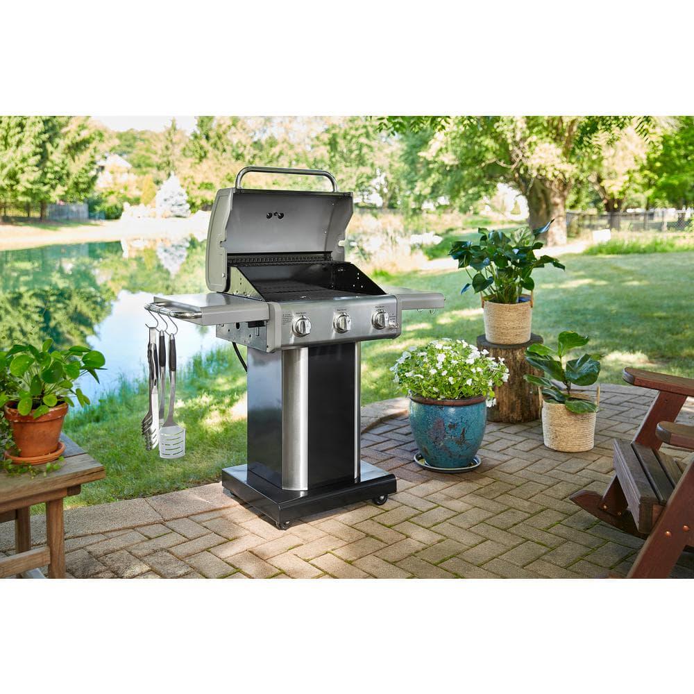 KENMORE 3Burner Pedestal Grill in Black