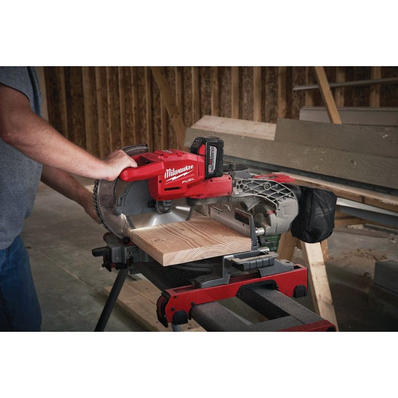 MW M18 FUEL Lithium-Ion Brushless Cordless Miter Saw Kit