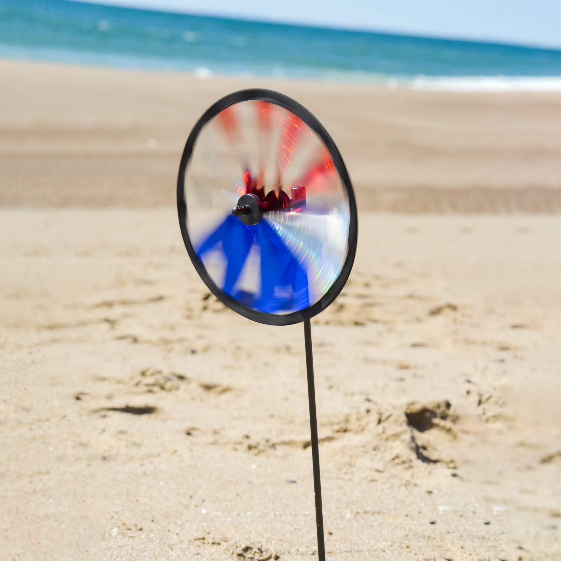 In the Breeze 2891 — 8-inch Patriotic Sparkle Garden Spinner — Red， White and Blue Outdoor Wind Wheel Spinner