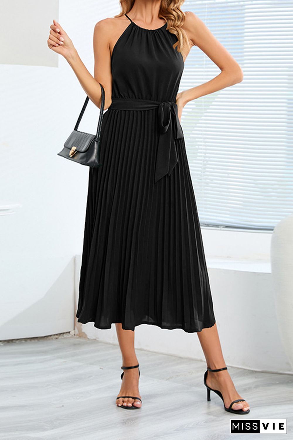 Plain Halter Sleeveless Pleated Midi Dress