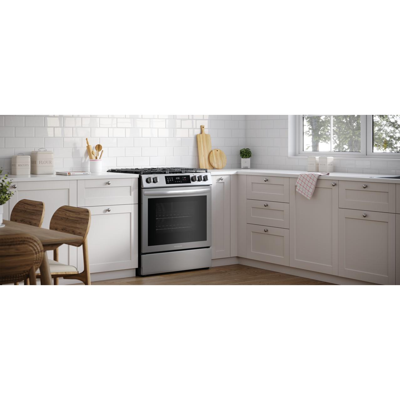 Frigidaire 30-inch Freestanding Gas Range FCFG3083AS