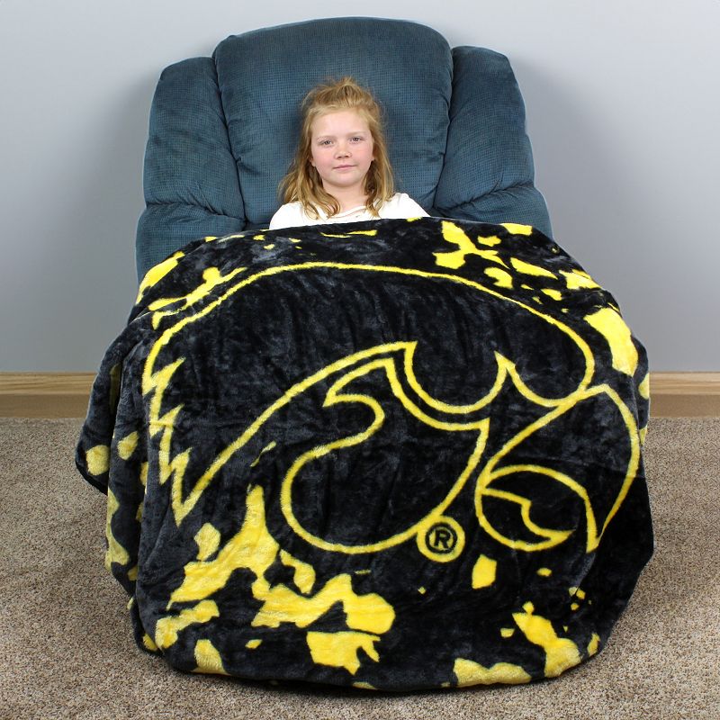 Iowa Hawkeyes Throw Blanket