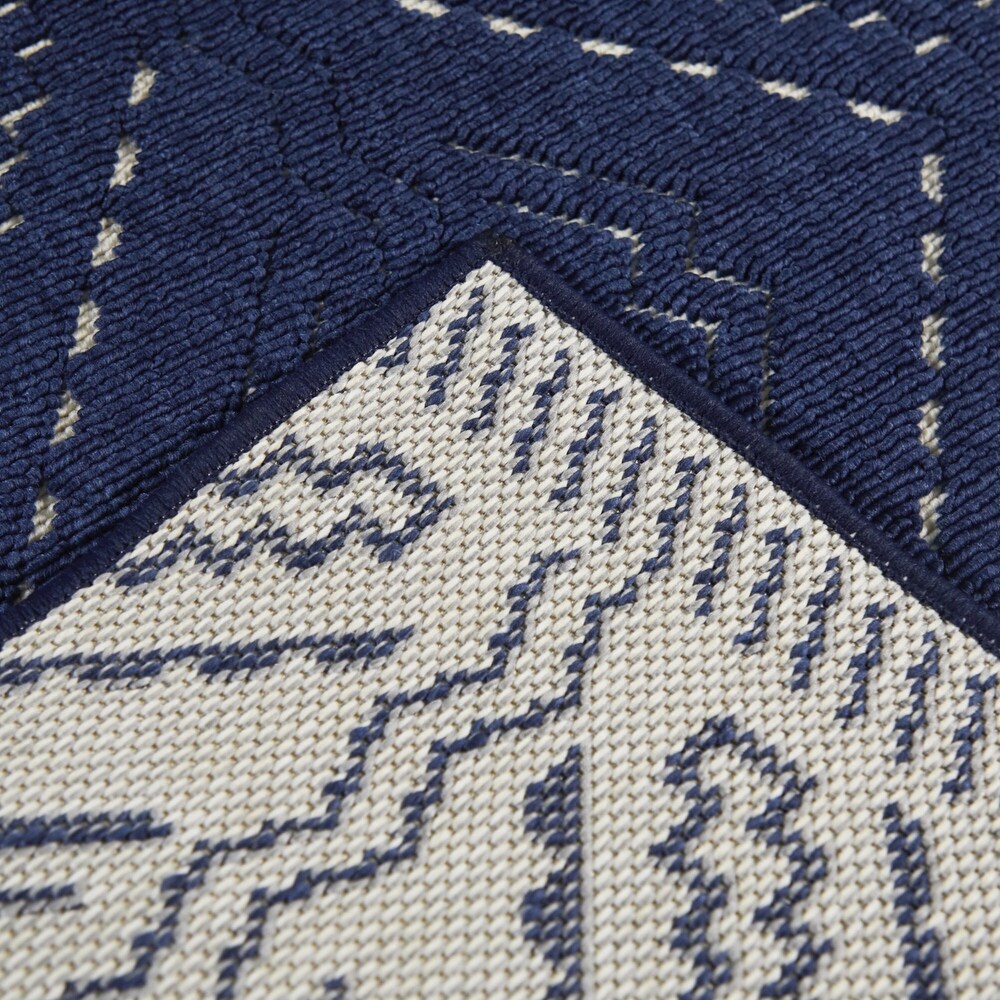 Davina Diamond Trellis Indoor/Outdoor Area Rug