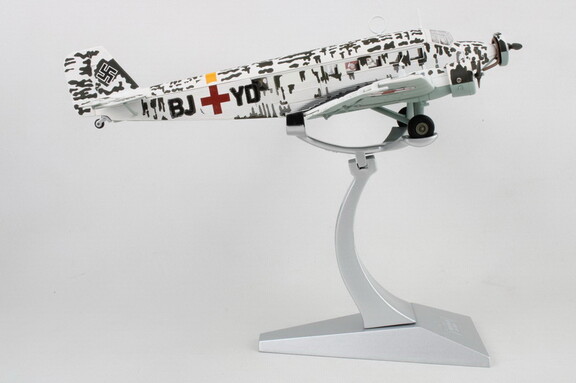 Corgi CG36911 JU52 1/72 Air Ambulance Stalingrad E...