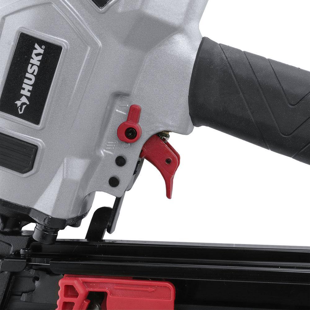 Husky Pneumatic 21-Degree 3-12 in. Full Round Head Framing Nailer DPFR2190