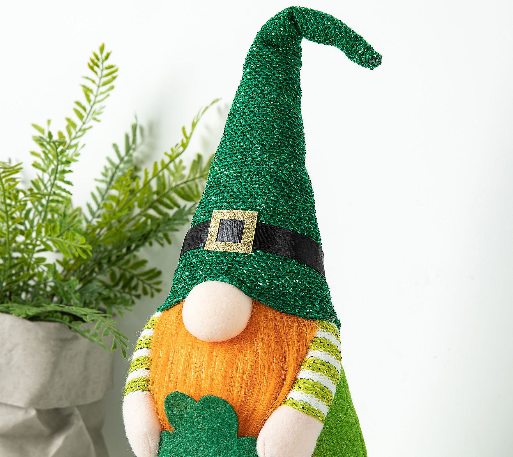 Glitzhome St. Patrick's Lucky Gnome Leprechaunhelf Sitter