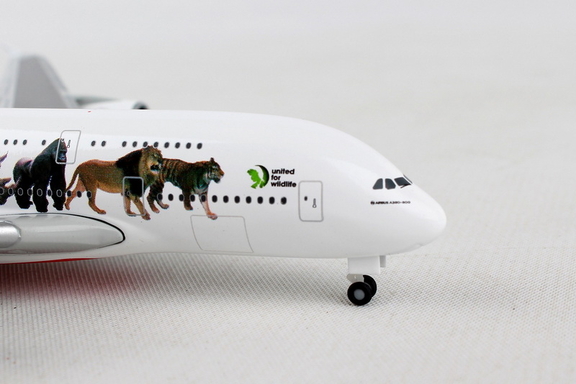 Daron HE531764Herpa Emirates A380 1/500 United For...