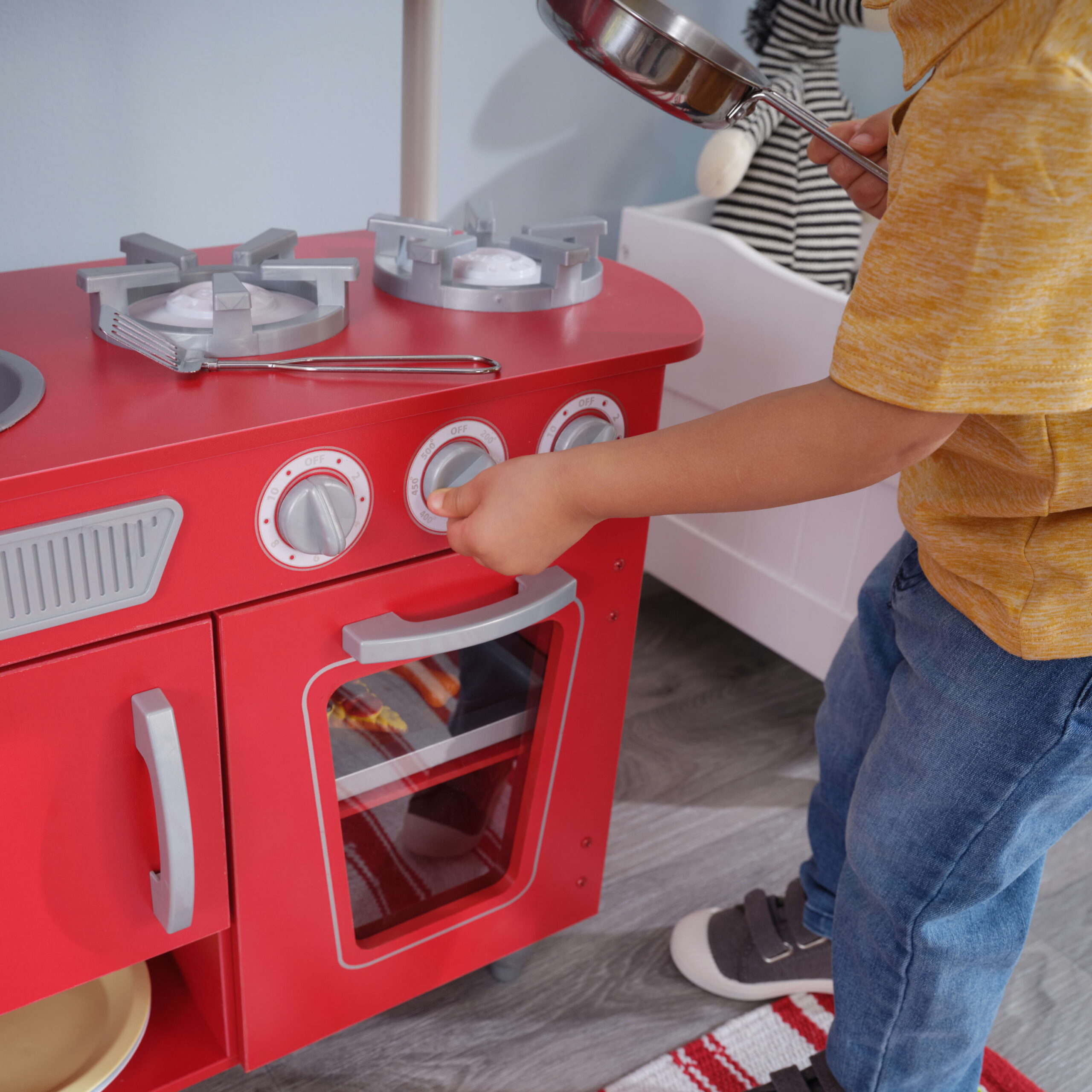 KidKraft Red Vintage Wooden Play Kitchen with Stainless Steel-Look Trim， Play Phone