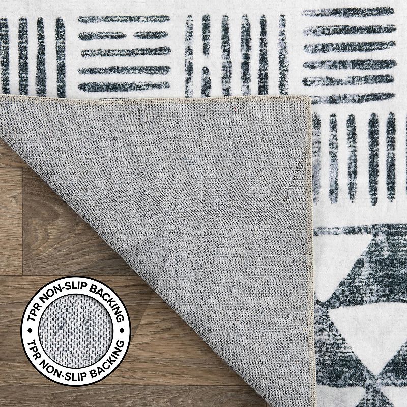 World Rug Gallery Austin Geometric Machine Washable Rug