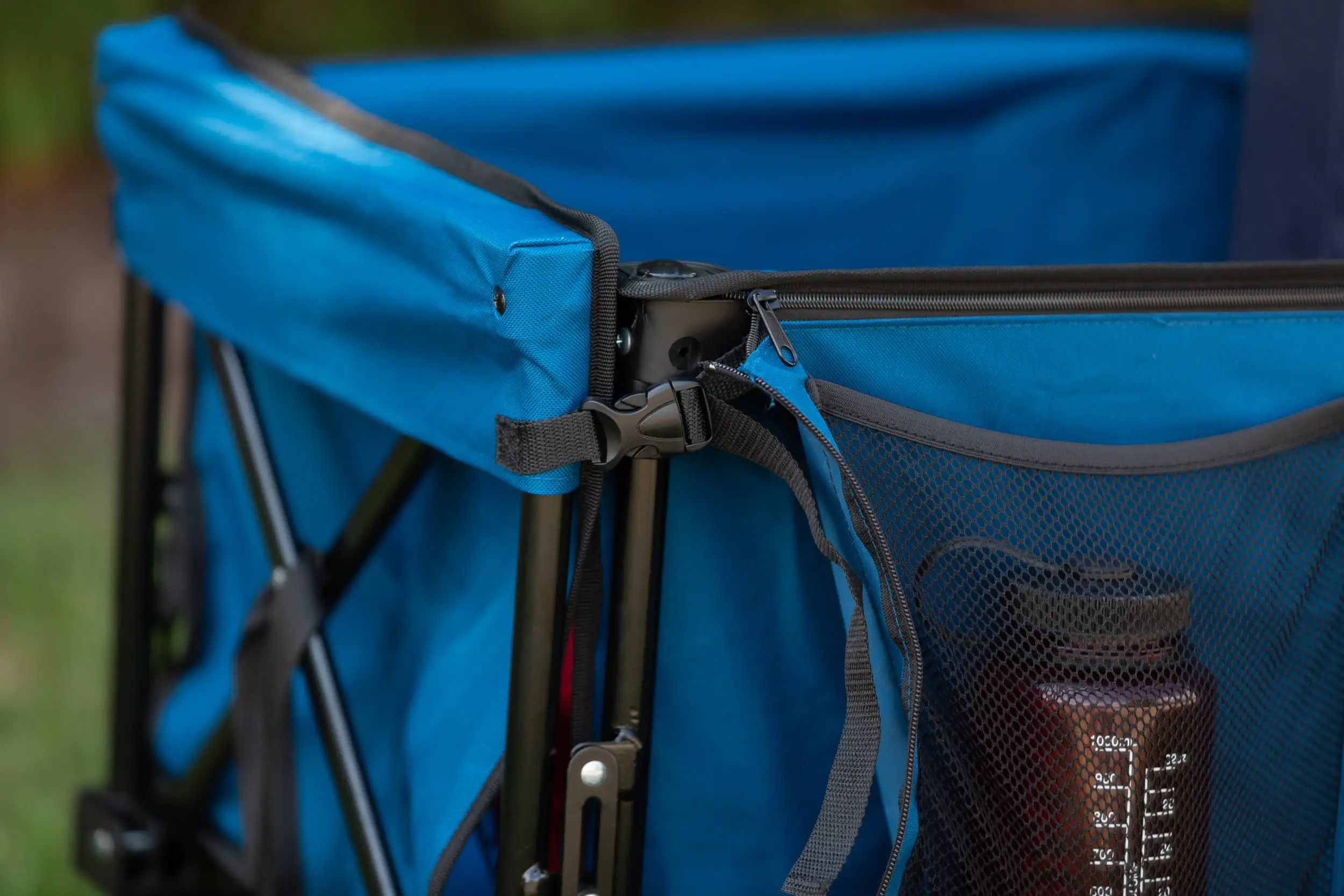 Ozark Trail Quad Folding Camp Wagon with Tailgate， Blue