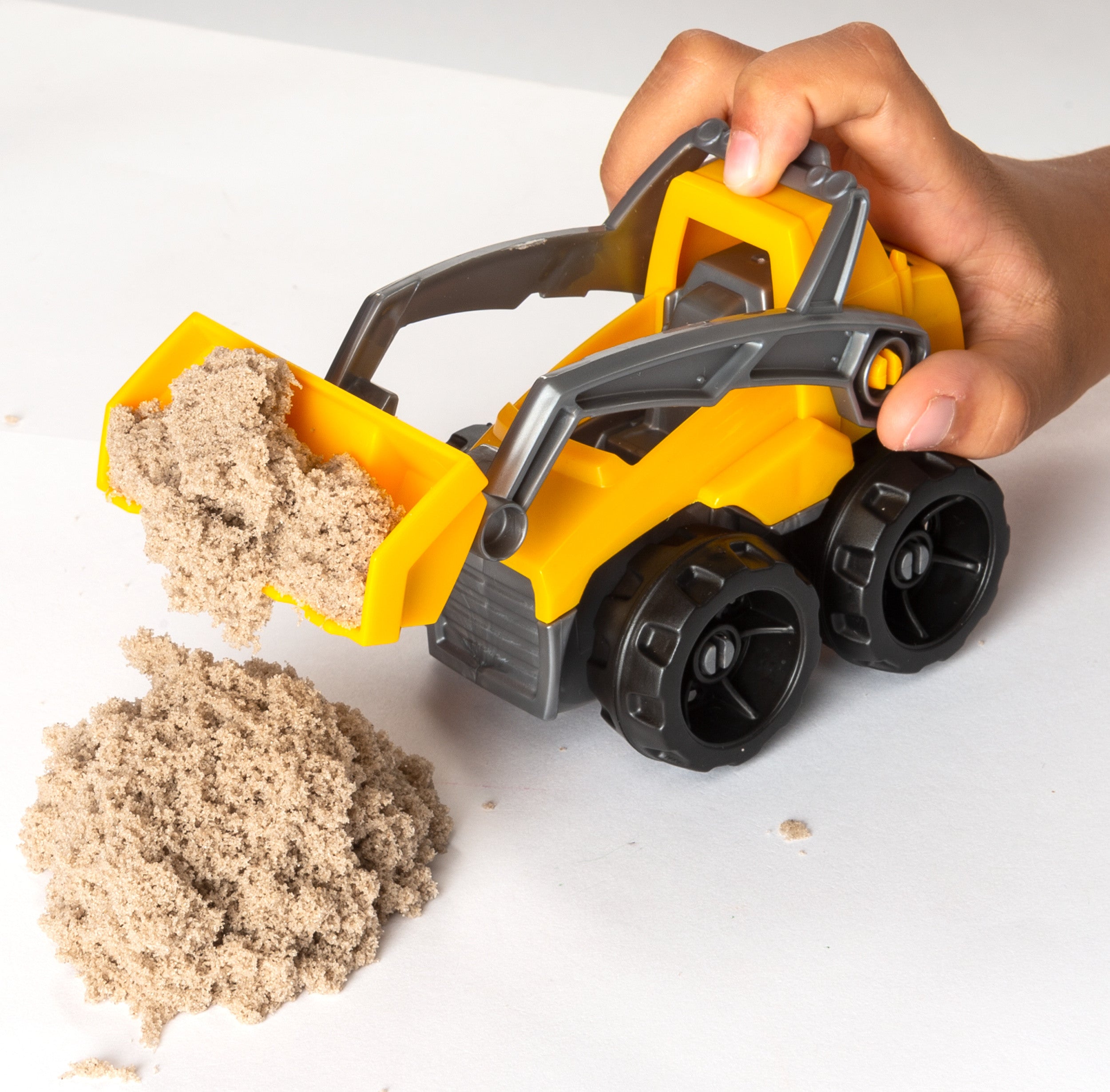 Kinetic Sand, Dig & Demolish Playset with 1lb Kinetic Sand and Toy Truck, Play Sand Sensory Toys for Kids Ages 3 and up