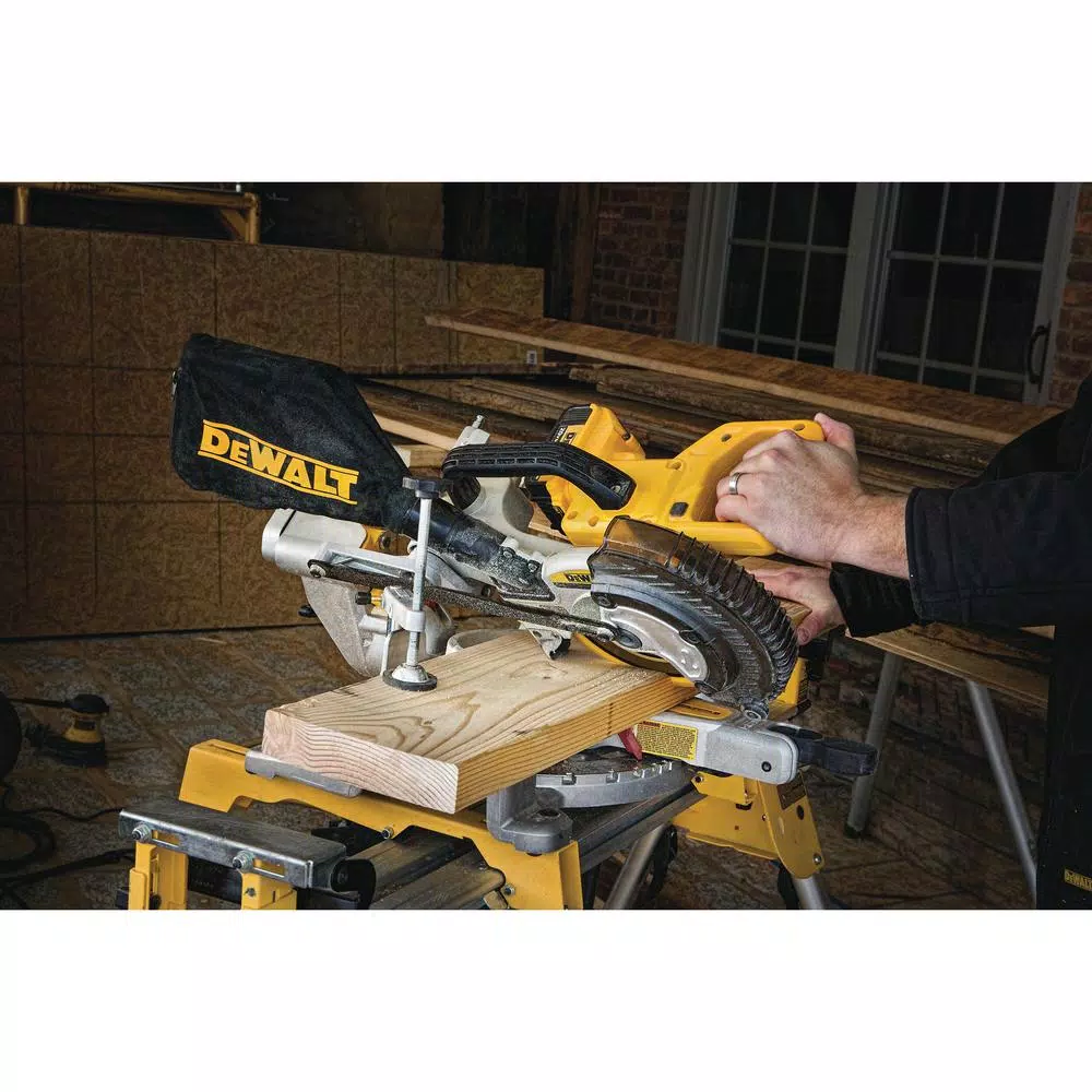 DEWALT 20-Volt MAX Cordless 7-1/4 in. Sliding Miter Saw with (1) 20-Volt Battery 4.0Ah and Oscillating Tool and#8211; XDC Depot