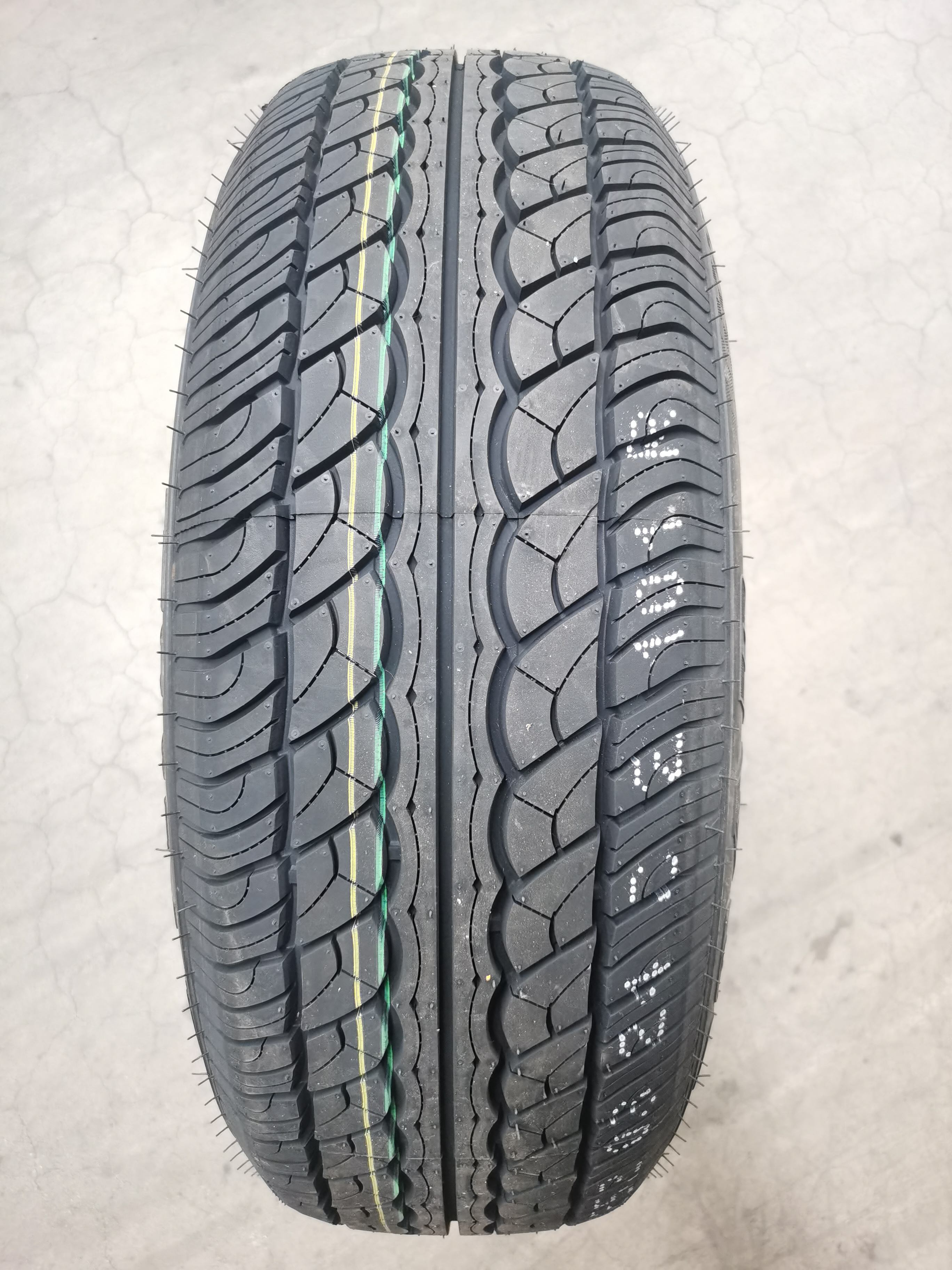 235 70R16 Tyres Passenger Car tires 235 70 16 Tubeless Tire for Car with Promotional Price