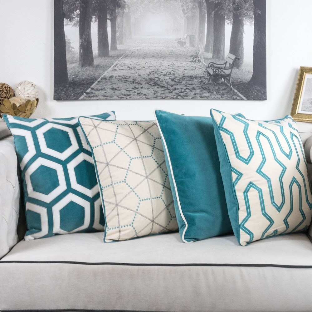 Skylar Turquoise Velvet 20\
