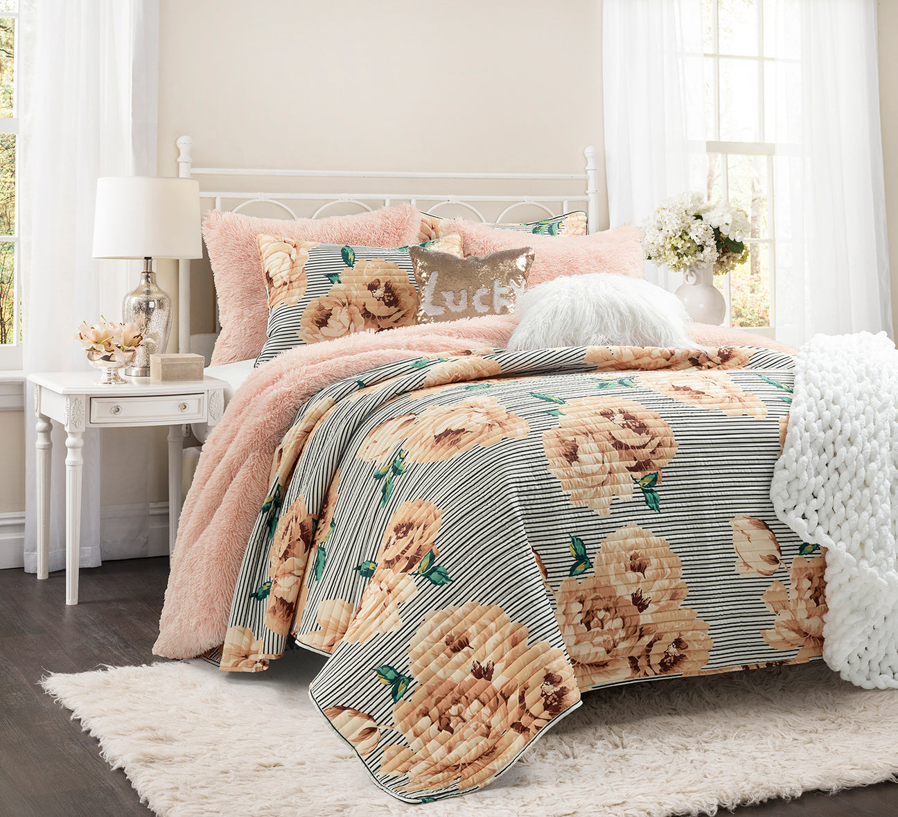 Bedding Bundle: Mira Vintage Floral Quilt + Emma Faux Fur Comforter