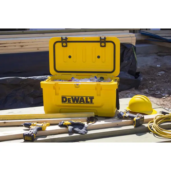 DEWALT 45 QT Cooler