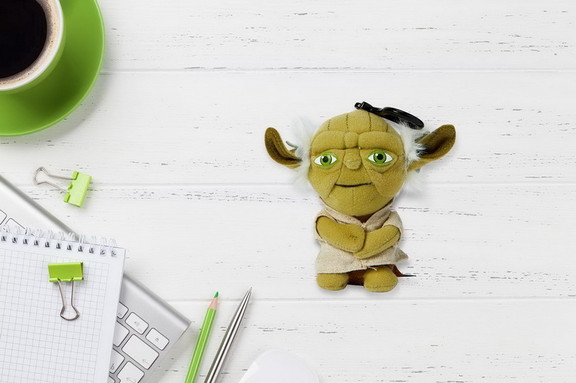 Se7en20 Star Wars Yoda 4 Talking Plush Clip On