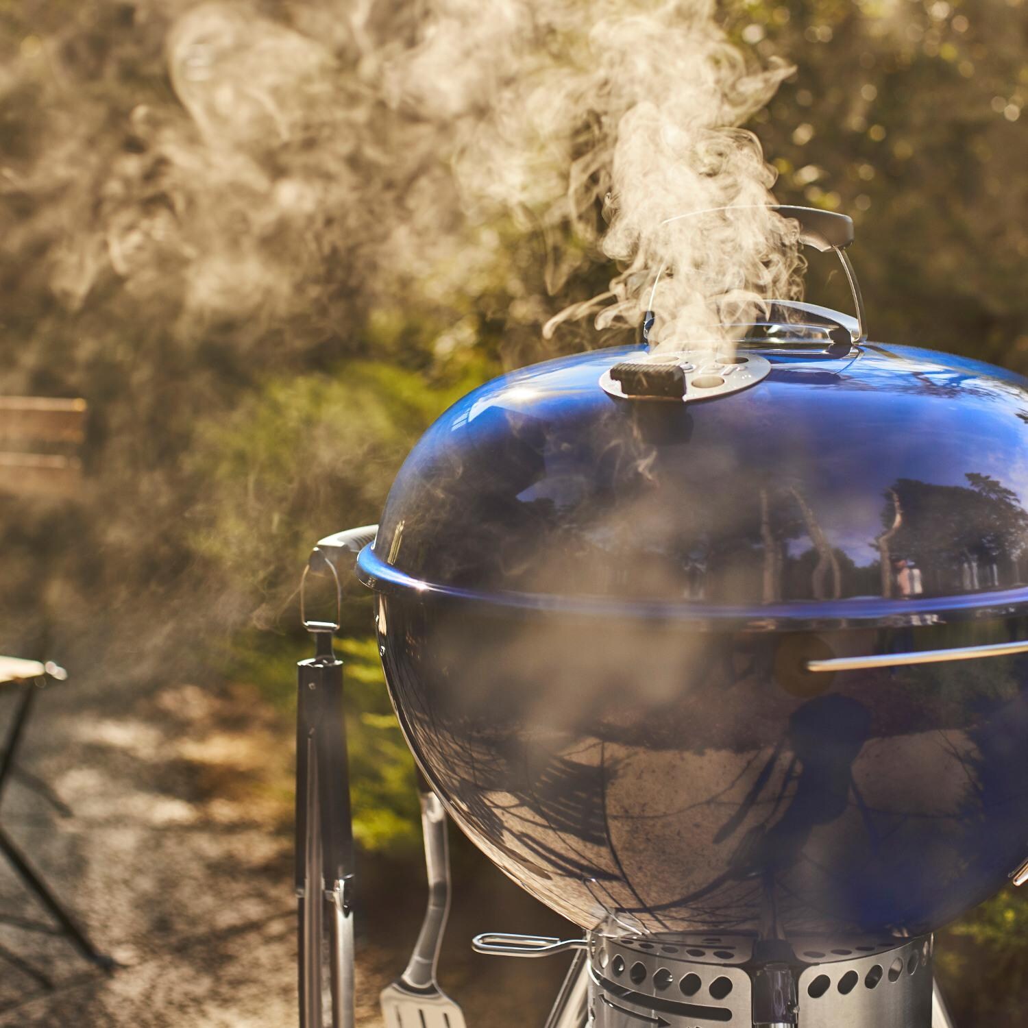 Weber Master Touch 22-Inch Charcoal Grill With Gourmet BBQ System Cooking Grate