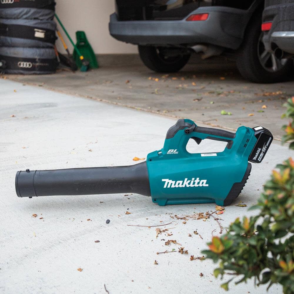 Makita 18V LXT Lithium-Ion Brushless Cordless Blower Kit (4.0Ah) XBU03SM1 from Makita