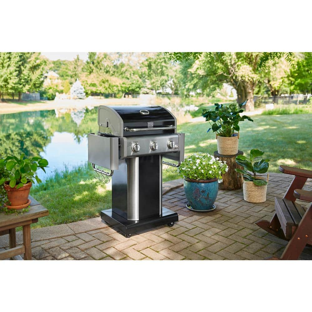 KENMORE 3Burner Pedestal Grill in Black