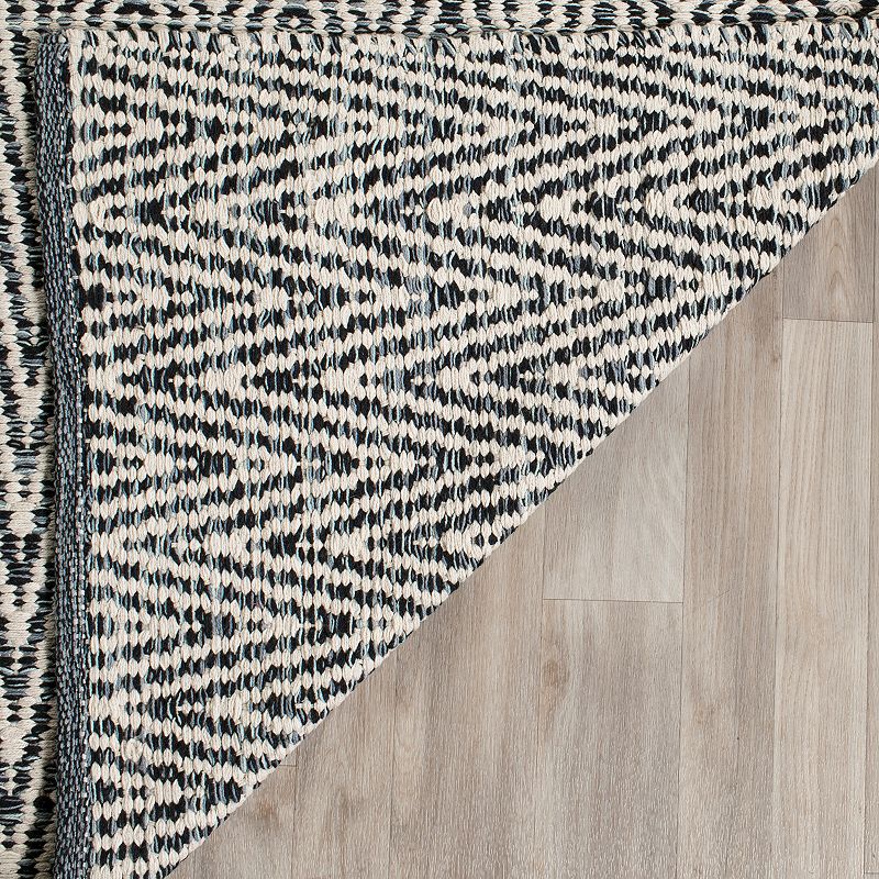 Safavieh Montauk Harley Chevron Rug