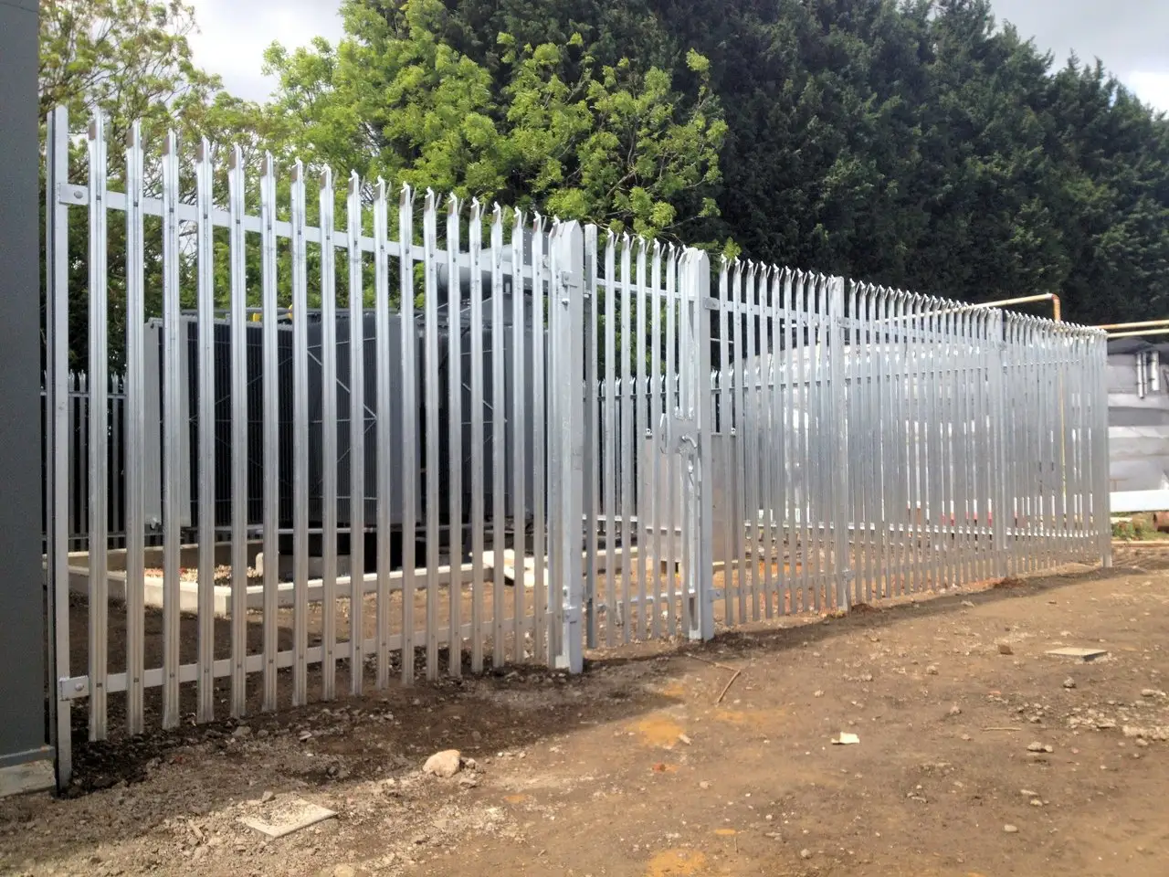 Hot dipped galvanized +power coated new design palisade fence