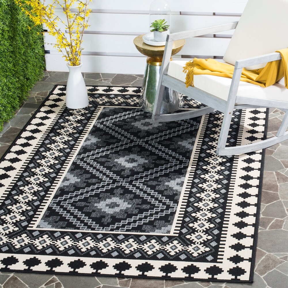 SAFAVIEH Veranda Eyvor Indoor/ Outdoor Waterproof Patio Backyard Rug