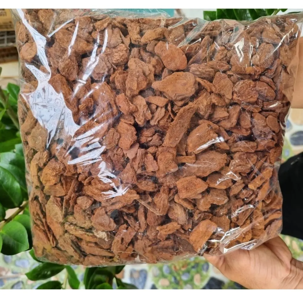 HOT PRICE PINE BARK with customized size from Viet Nam