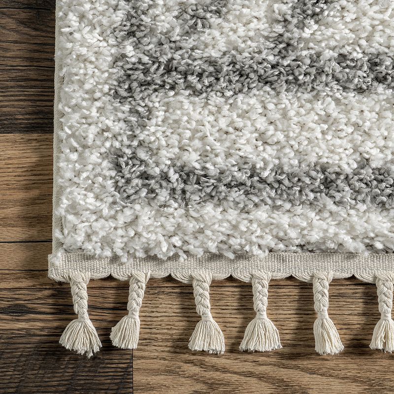 nuLOOM Mackie Moroccan Diamond Tassel Rug