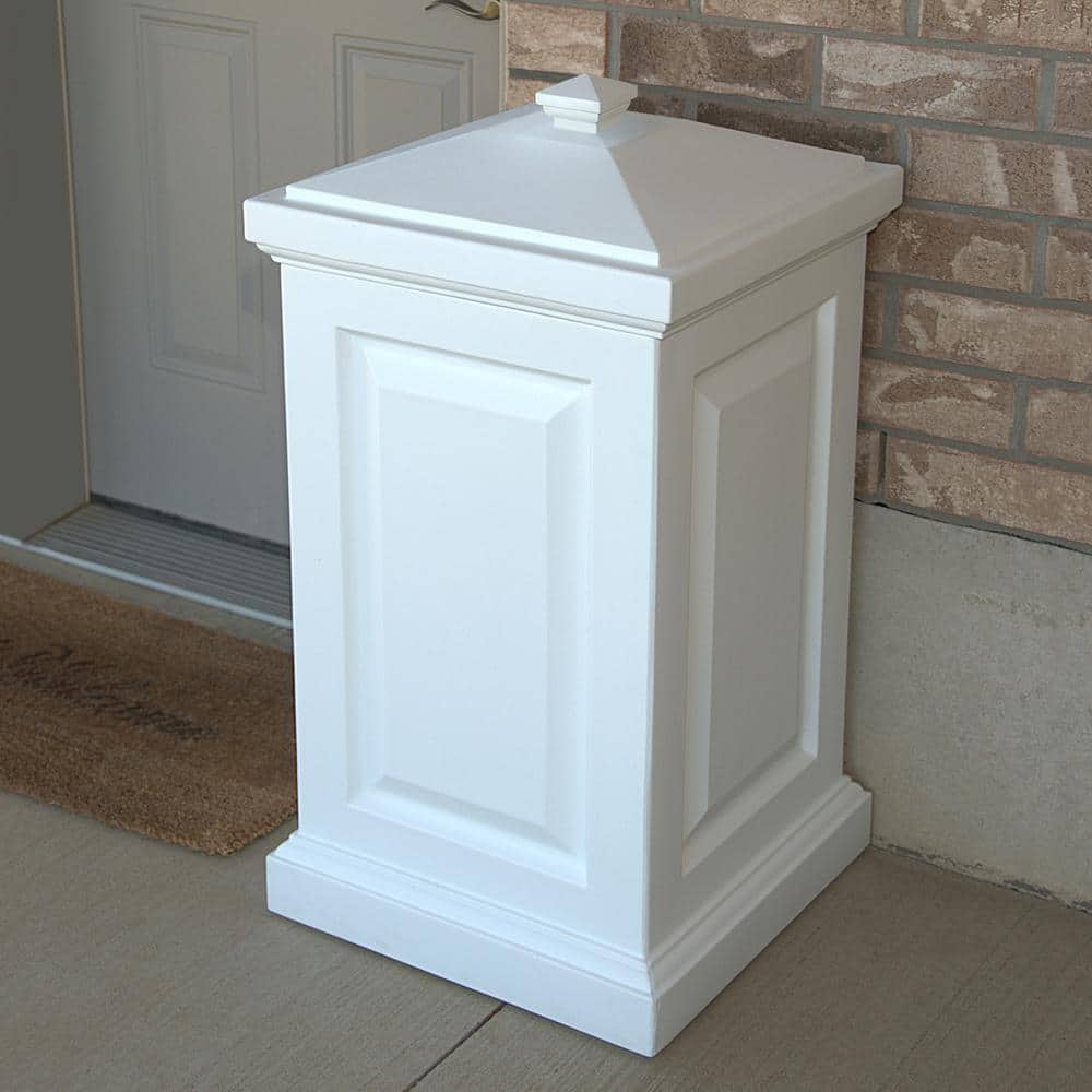 Mayne Bershire 45 Gal. Polyethylene White Storage Bin 4835-W