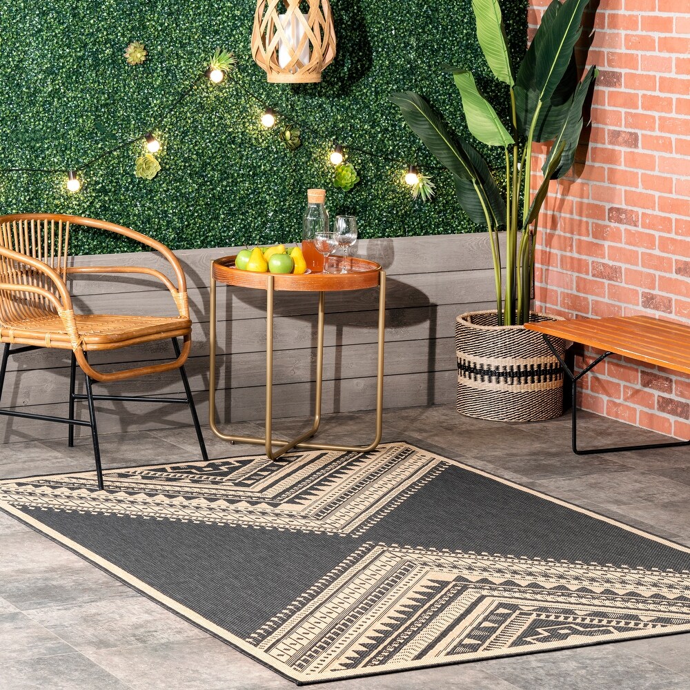 Brooklyn Rug Co Landry Aztec Indoor/Outdoor Area Rug