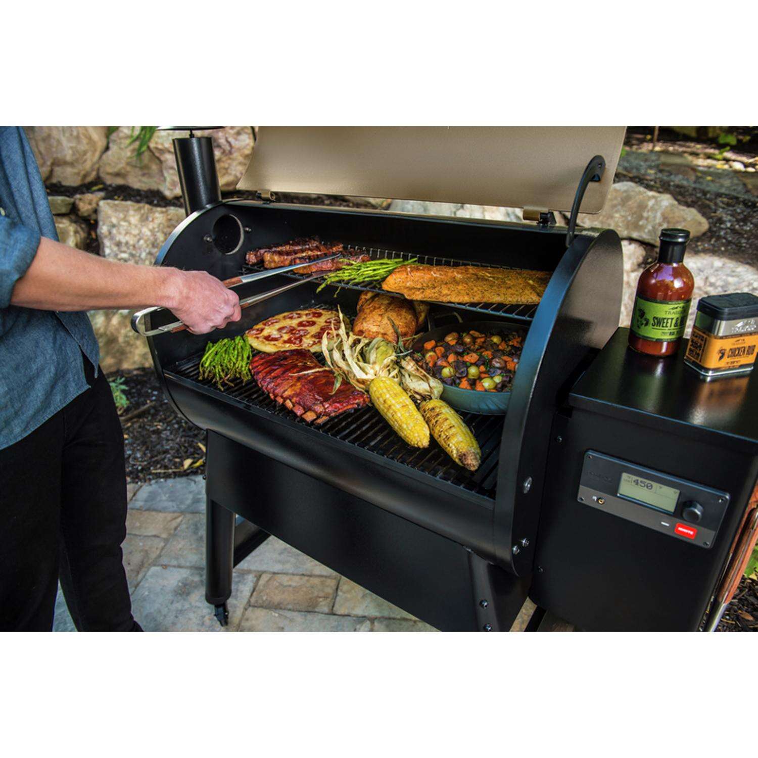 Black Traeger Pro 780 WiFi Wood Pellet Grill