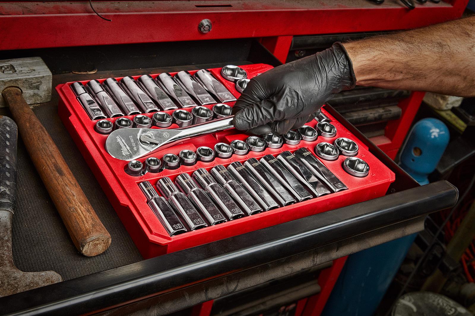 Milwaukee Tool 48-22-9010 Milwaukee 47-Piece Ratchet and Socket Sets