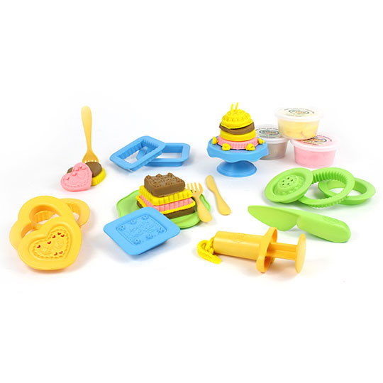 Green Toys Dough Sets 21 Piece Cake Maker 2+ years...