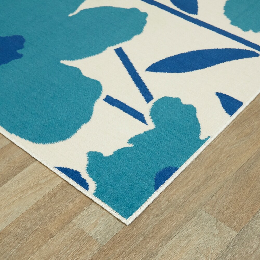 Hester Floral Indoor/Outdoor Area Rug