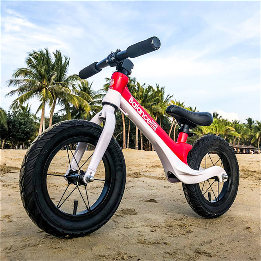 China factory direct hot sale cheap high quality infant push steel kids children balance bike with pedal