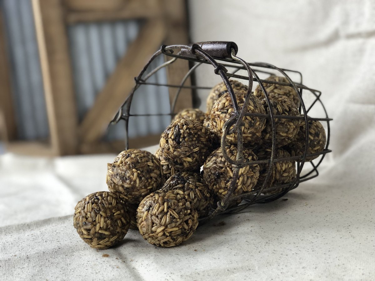 Happy Hen Treats Treat Tumblers Seeds and Mealworms Chicken Treats