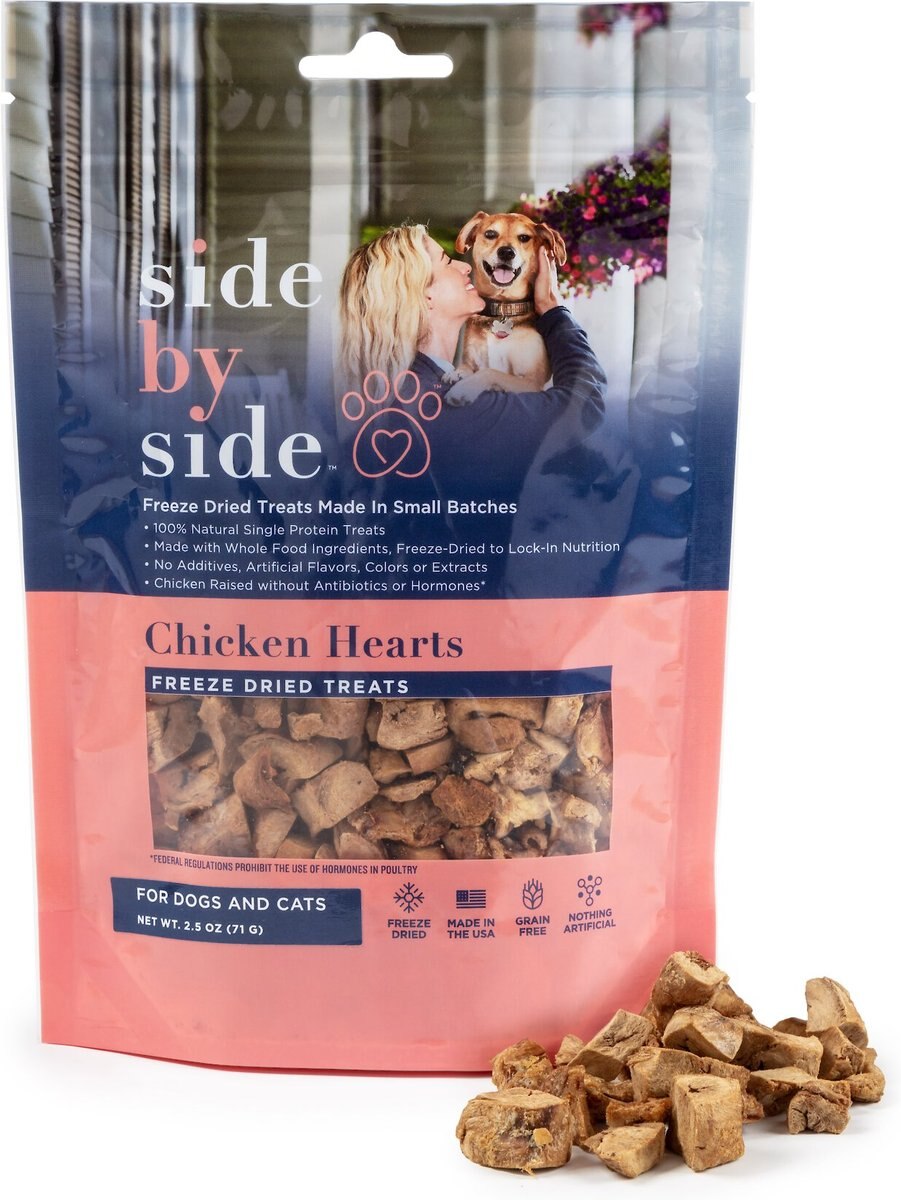 Side By Side Chicken Hearts Freeze-Dried Dog and Cat Treats， 2.5-oz bag