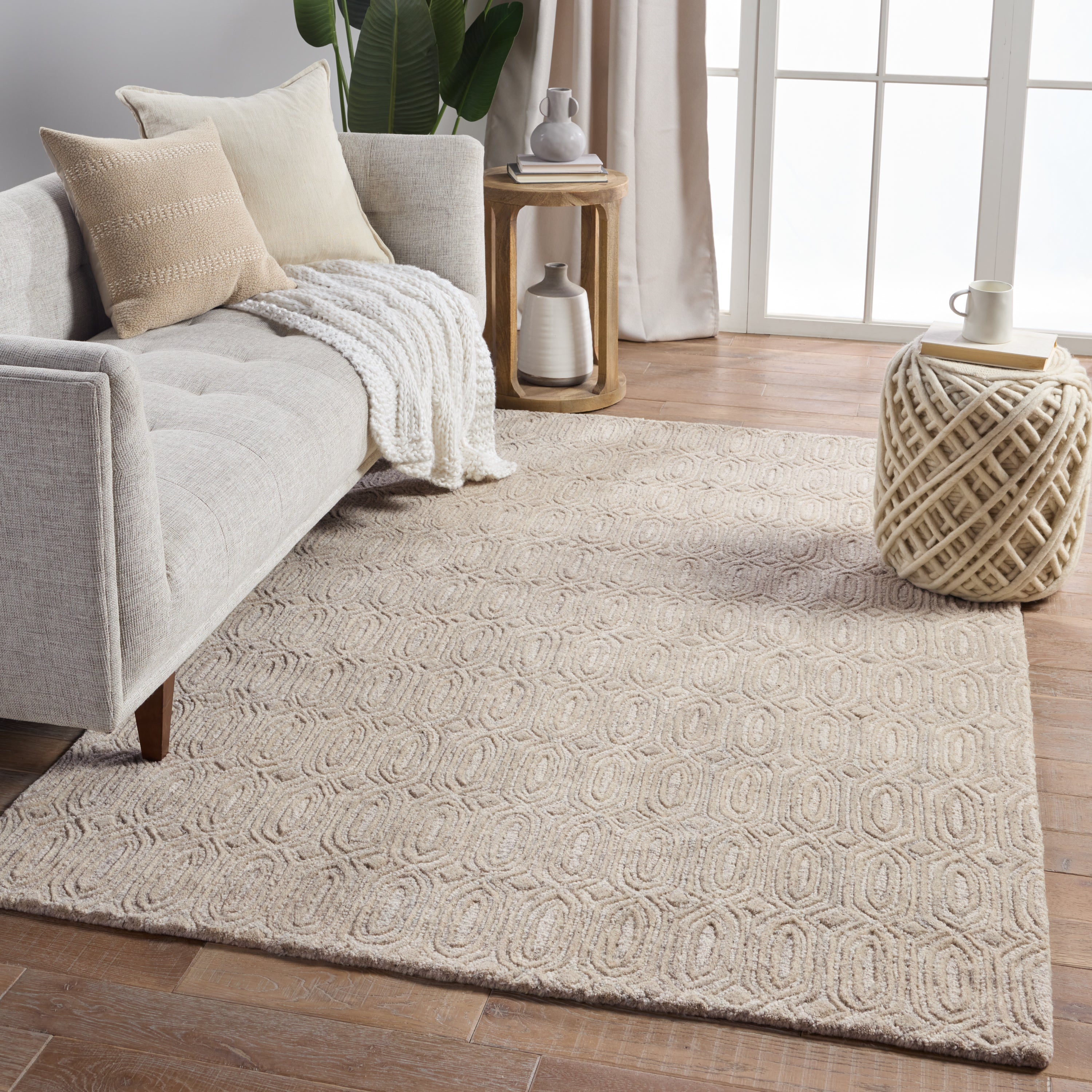 Chaise Handmade Geometric Beige Area Rug