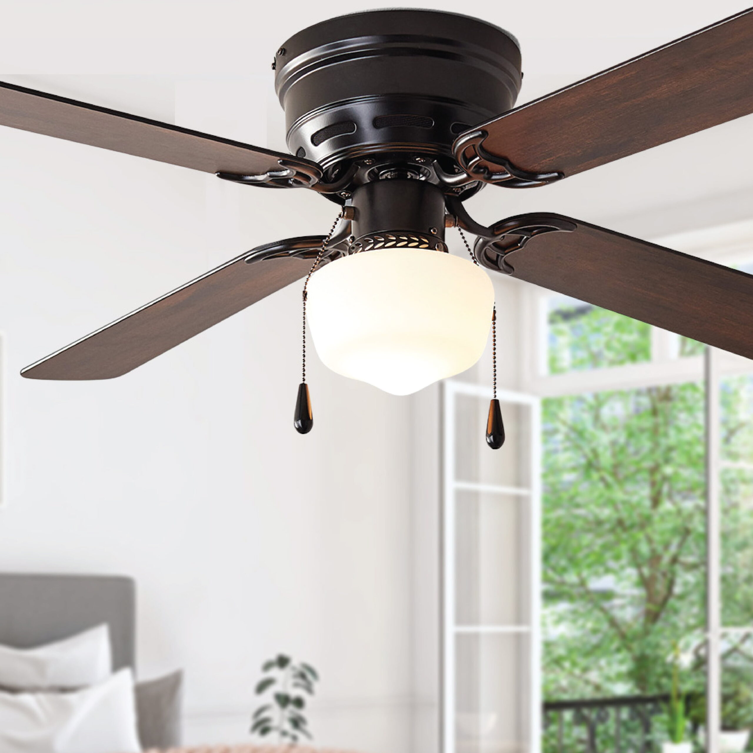 Mainstays 42 inch Hugger Indoor Ceiling Fan with Light Kit， Black， 4 Blades， Reverse Airflow